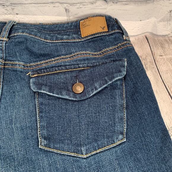 AMERICAN EAGLE Women’s Stretch Back Button Pockets Cut-Off Jean Shorts - Size: 6 - Picture 6 of 8